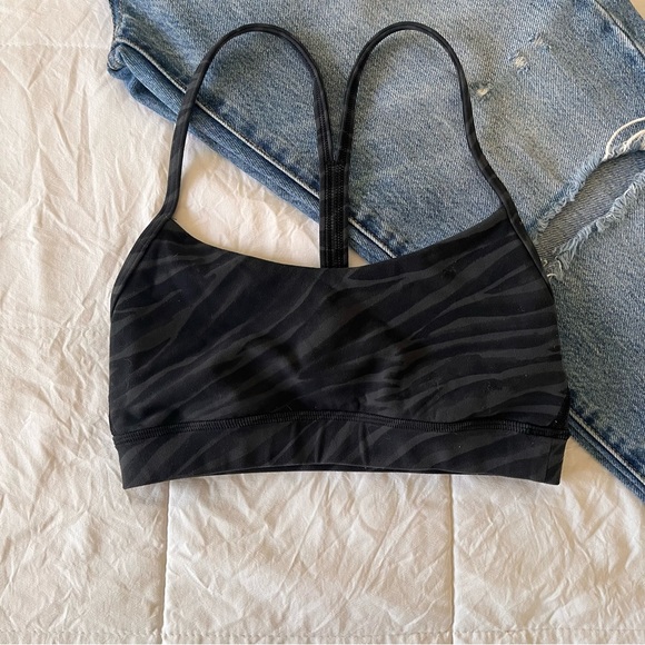 lululemon athletica Tops - Lululemon Flow Y Bra Nulu Light Support, Size 2